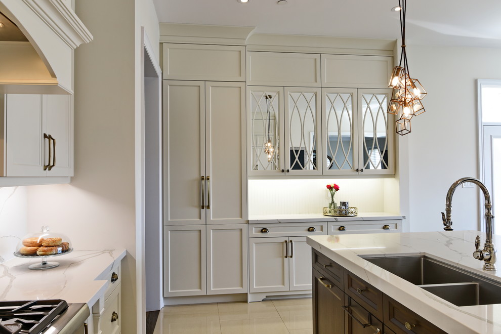 Kitchen - kitchen idea in Toronto