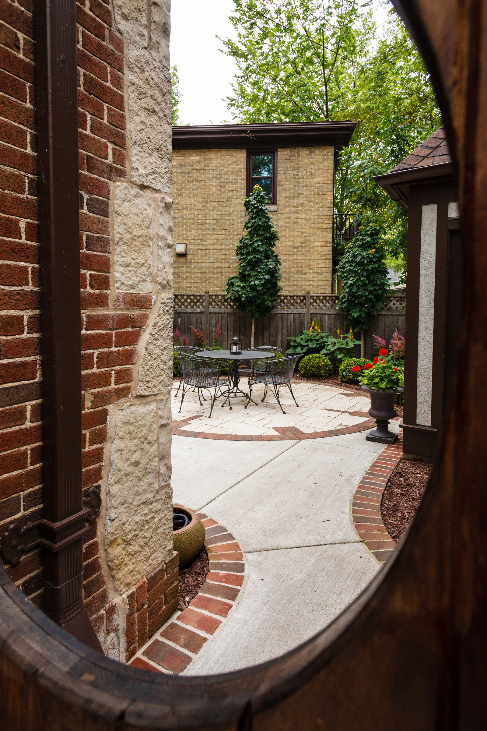 Traditional Landscape Makeover - Whitefish Bay