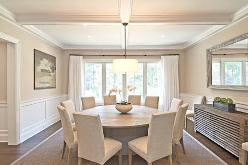Tips For Staging A Round Dining Table, How Big Should A Round Dining Table Be