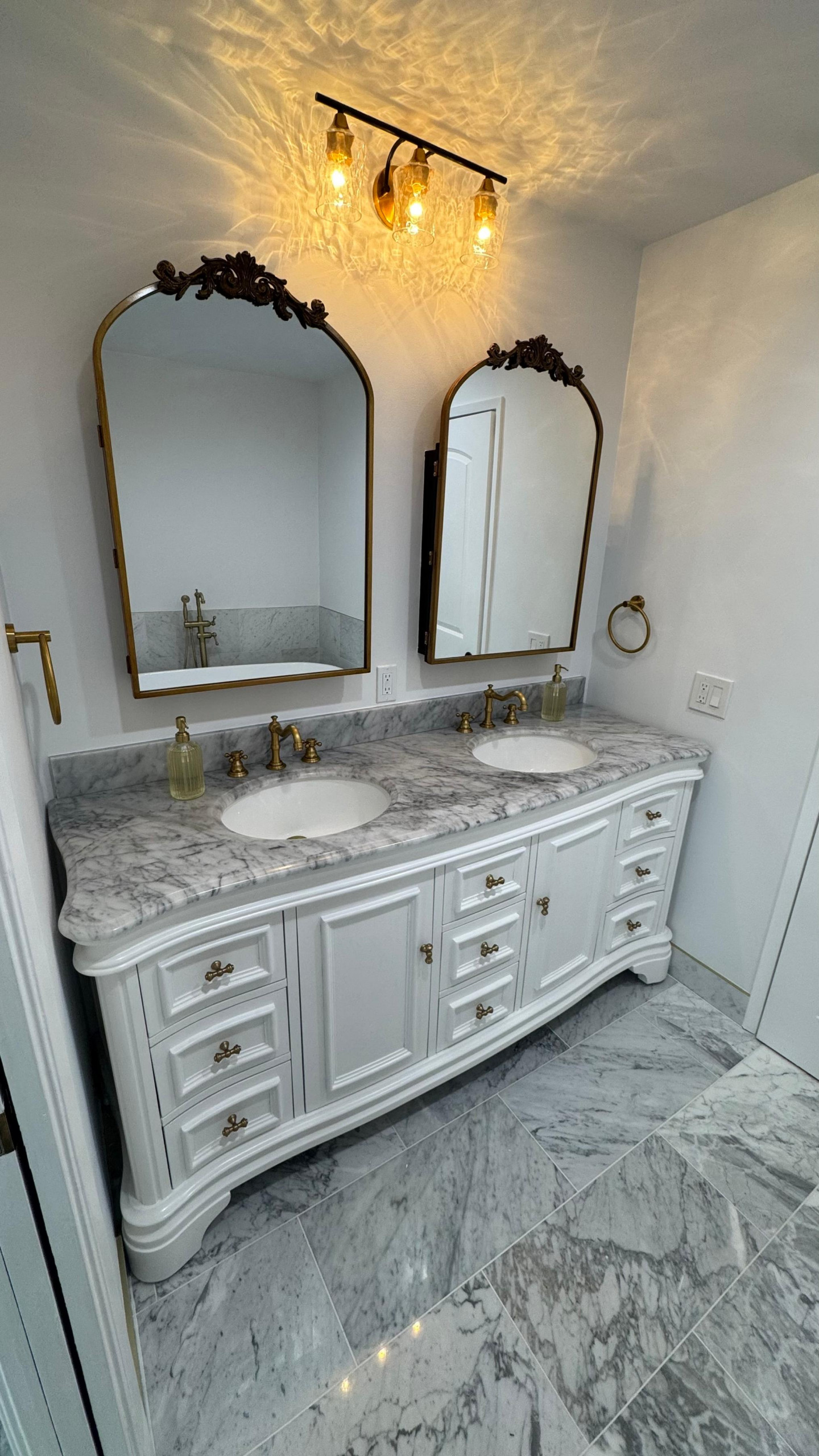 Master Bathroom - Chatsworth