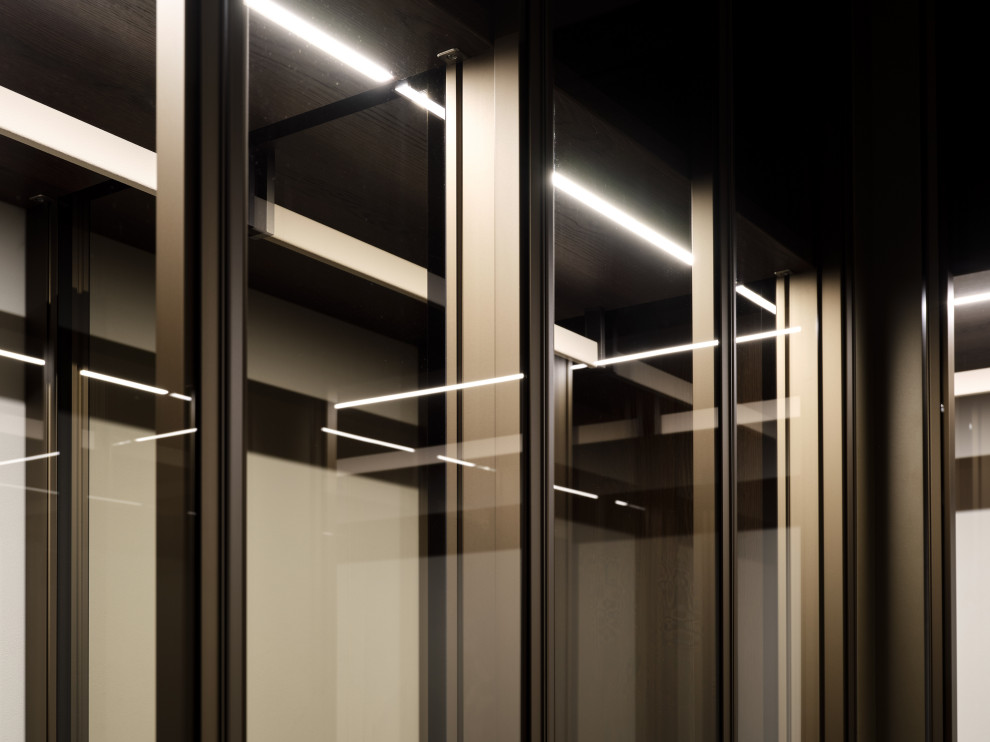 Стеклянная гардеробная система