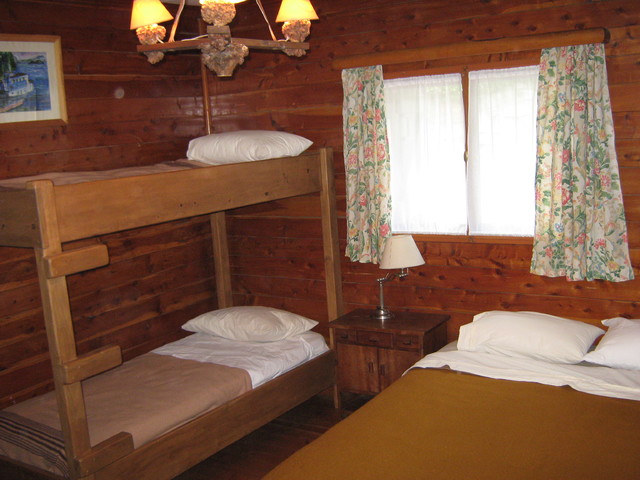 Foto de diseño residencial rural pequeño