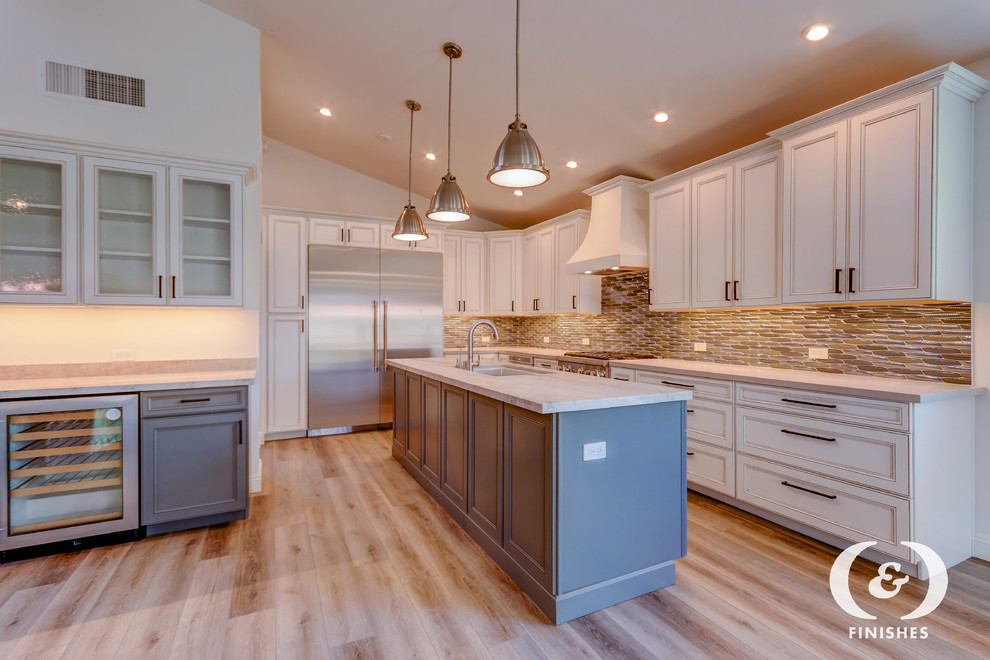 Transitional kitchen photo in Phoenix