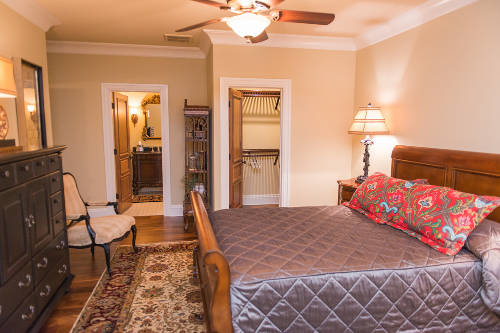 Home design - transitional home design idea in Wilmington