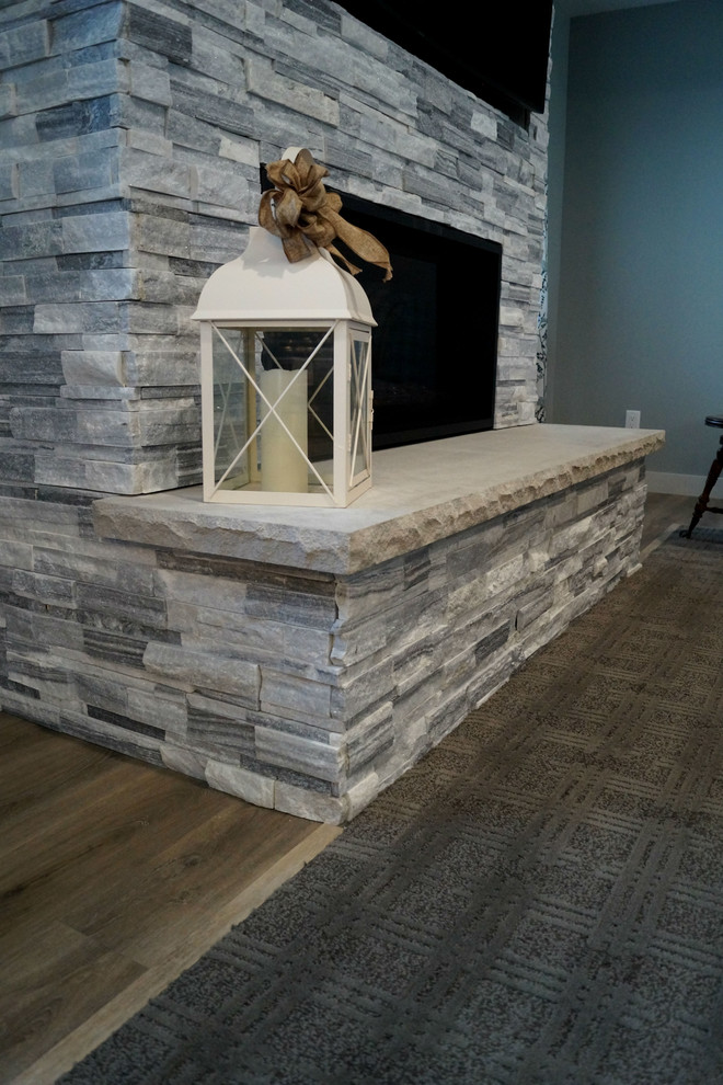 Inspiration for a transitional home design remodel in Cedar Rapids