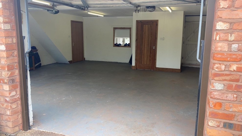 Garage Conversion to Man Pad