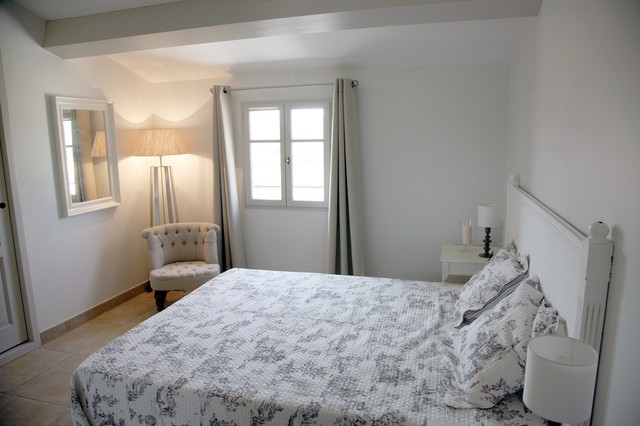 Le Clos Saint Benoit transitional-bedroom