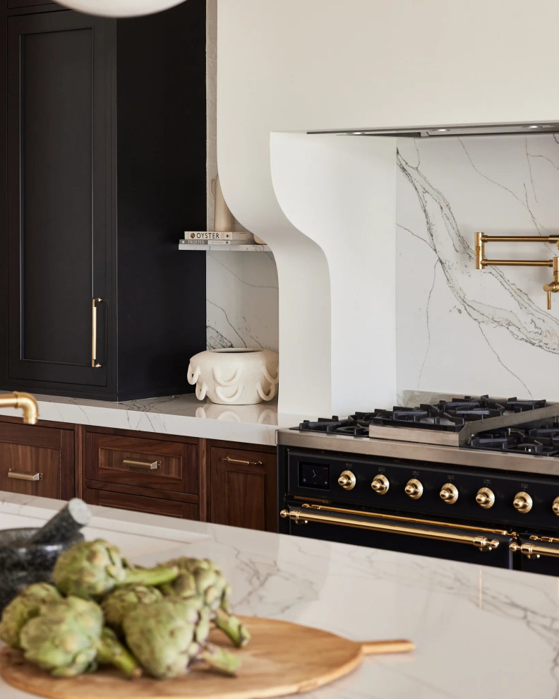 Home design - transitional home design idea in Phoenix