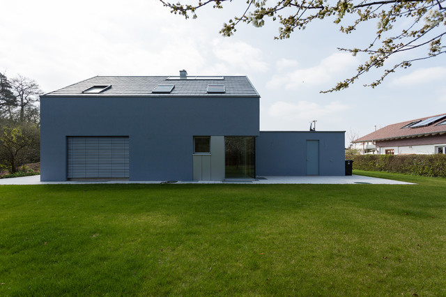 Haus RE modern-exterior