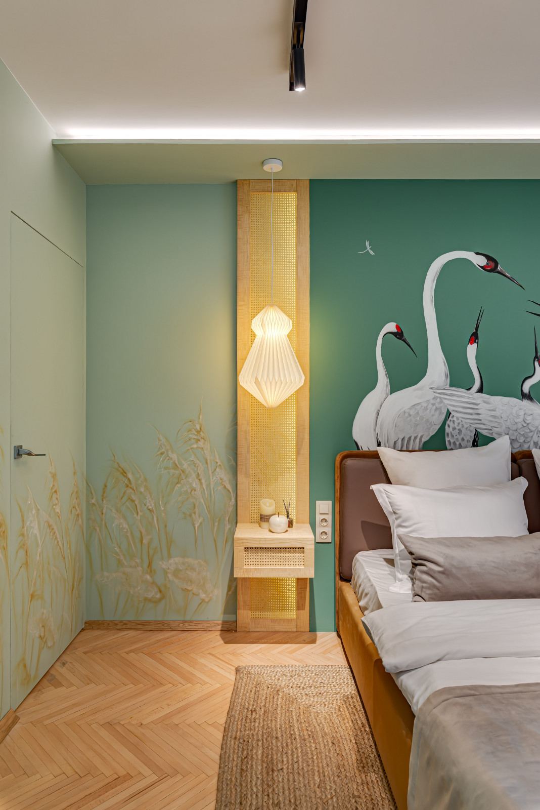 Спальня с журавлями