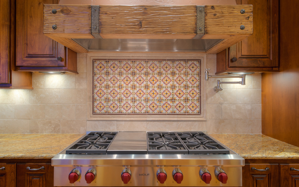 Kitchen - kitchen idea in Denver