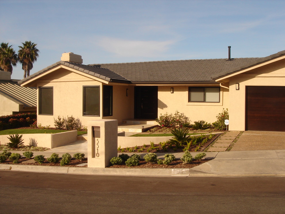 Moonlight Ln Contemporary - Contemporary - Exterior - San Diego - by