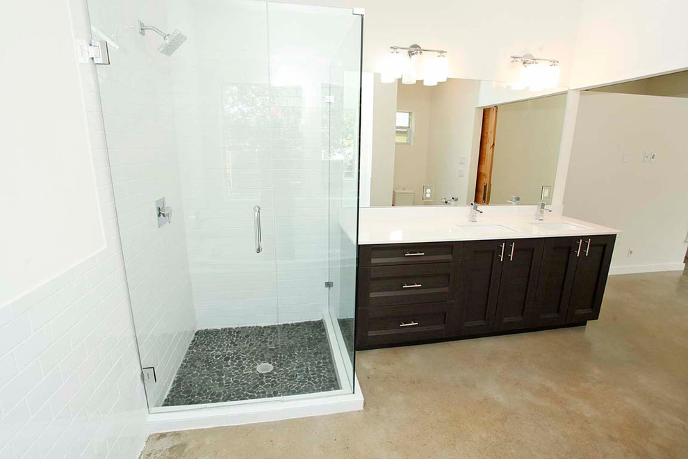 Transitional bathroom photo in Austin