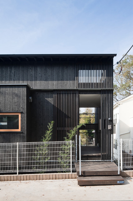 鎌倉の傾斜地に建つ立体住居 japanisch-eingang