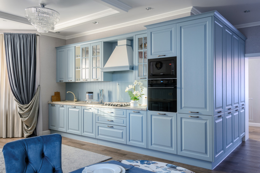 Кухня и прихожая в частном доме в Пензе