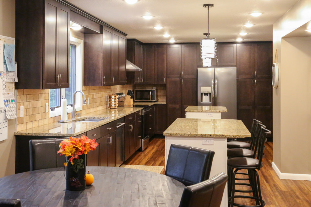 Inspiration for a transitional kitchen remodel in Minneapolis