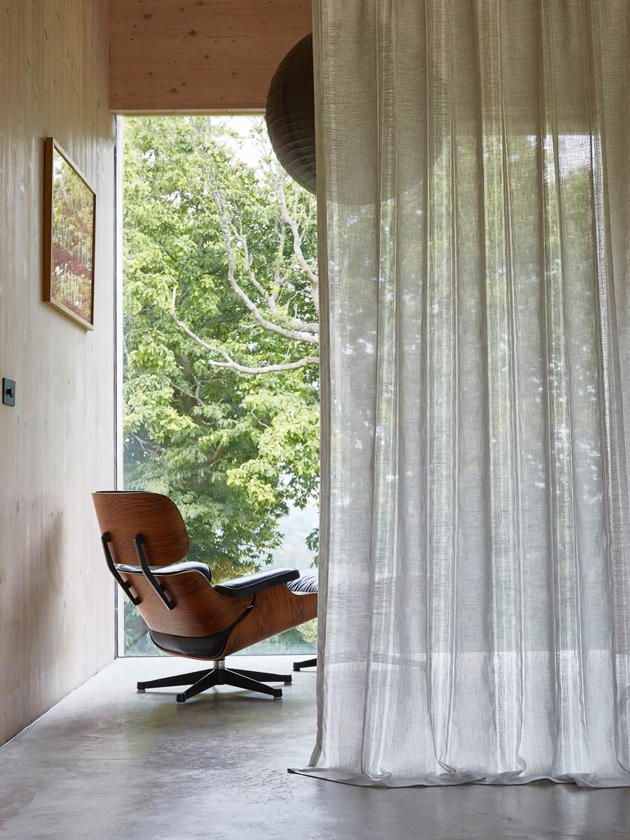 Металлические оттенки и натуральные фактуры