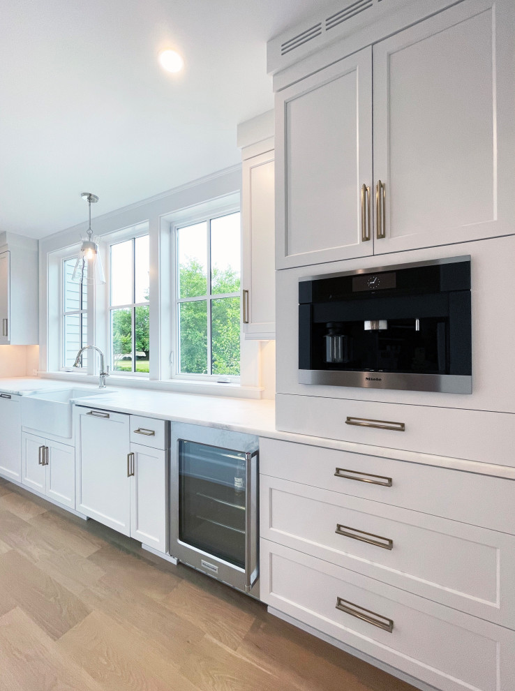 Kitchen - transitional kitchen idea