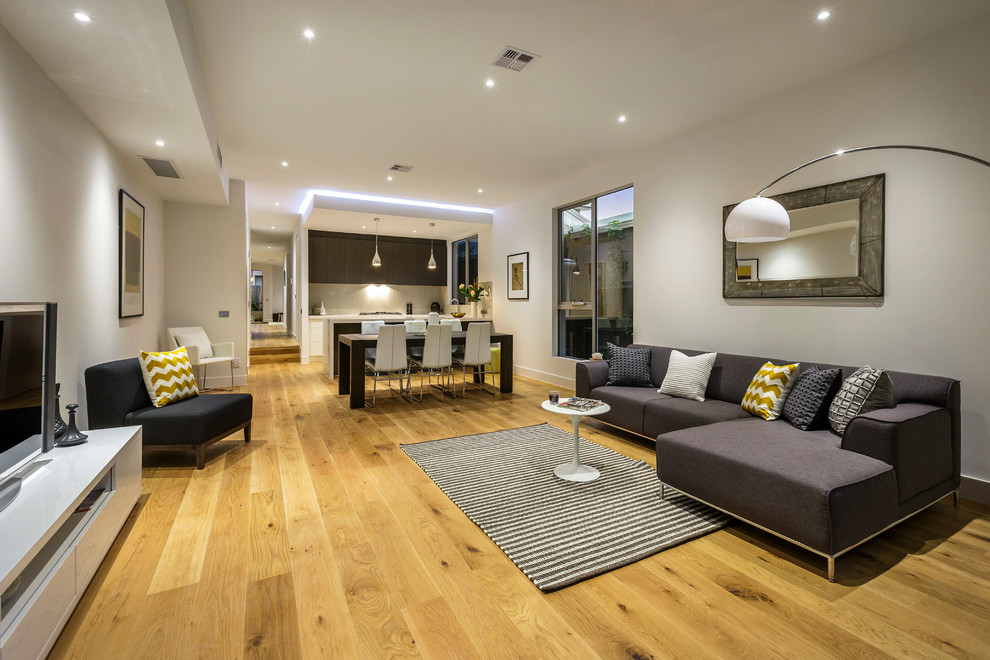 This is an example of a contemporary living room in Melbourne.