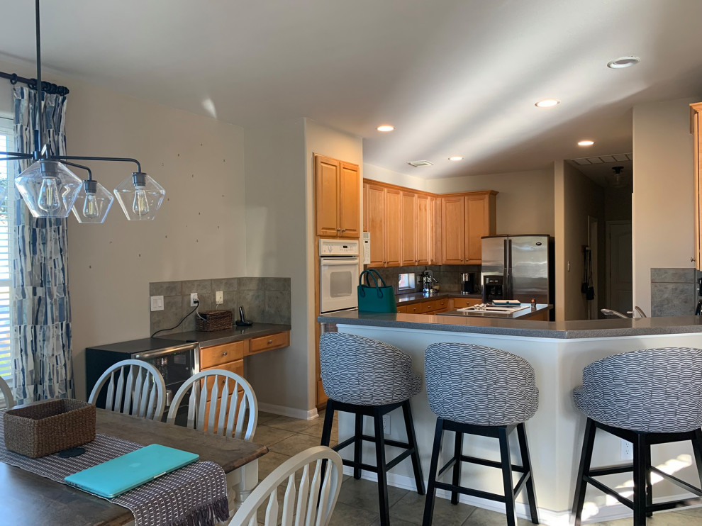 Inspiration for a transitional kitchen remodel in Austin