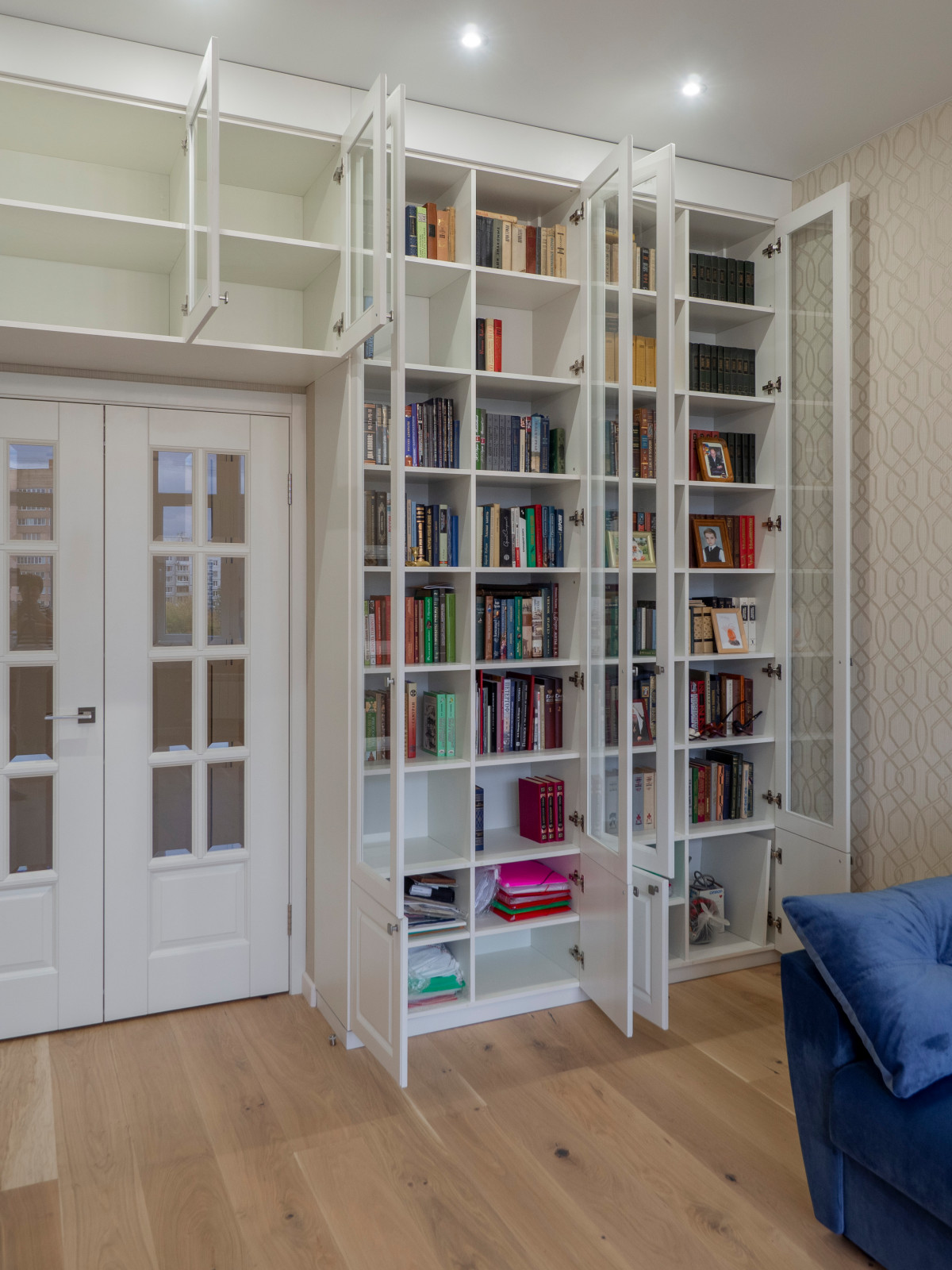 Меблировка спальни и кабинета в светло-мятном цвете