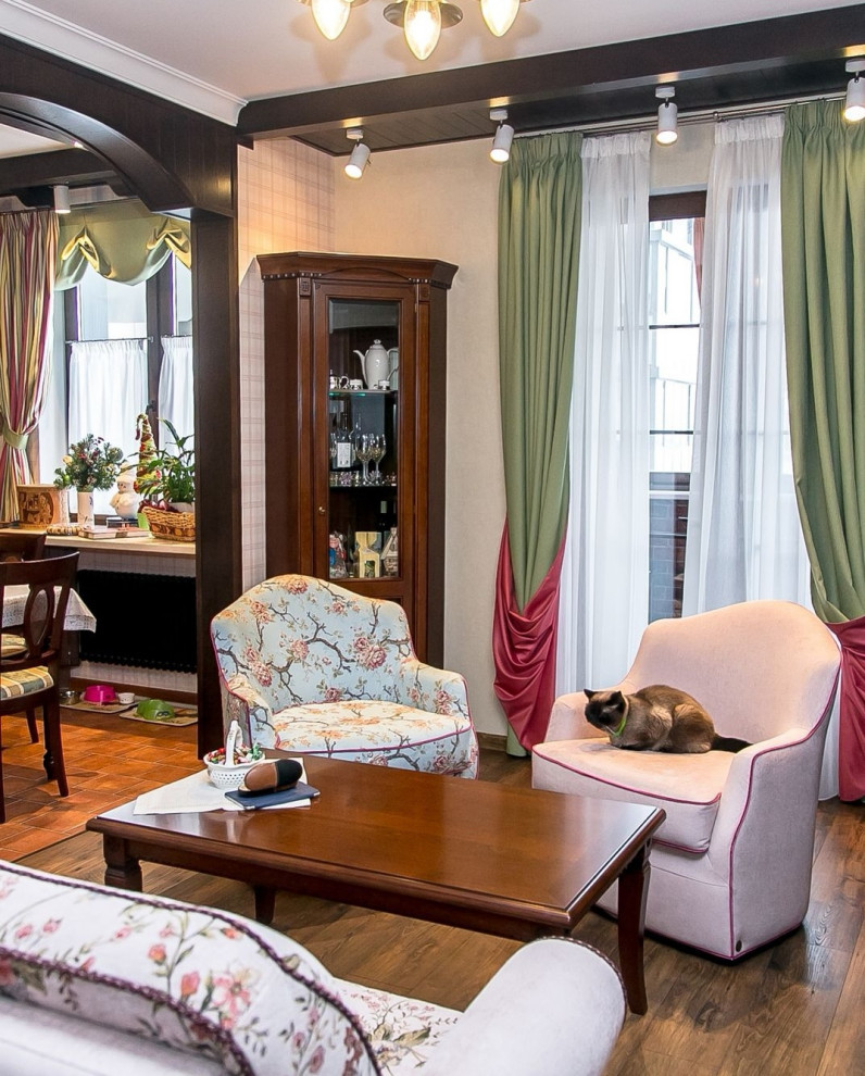 Проект квартиры 2015 года с элементами фольклора