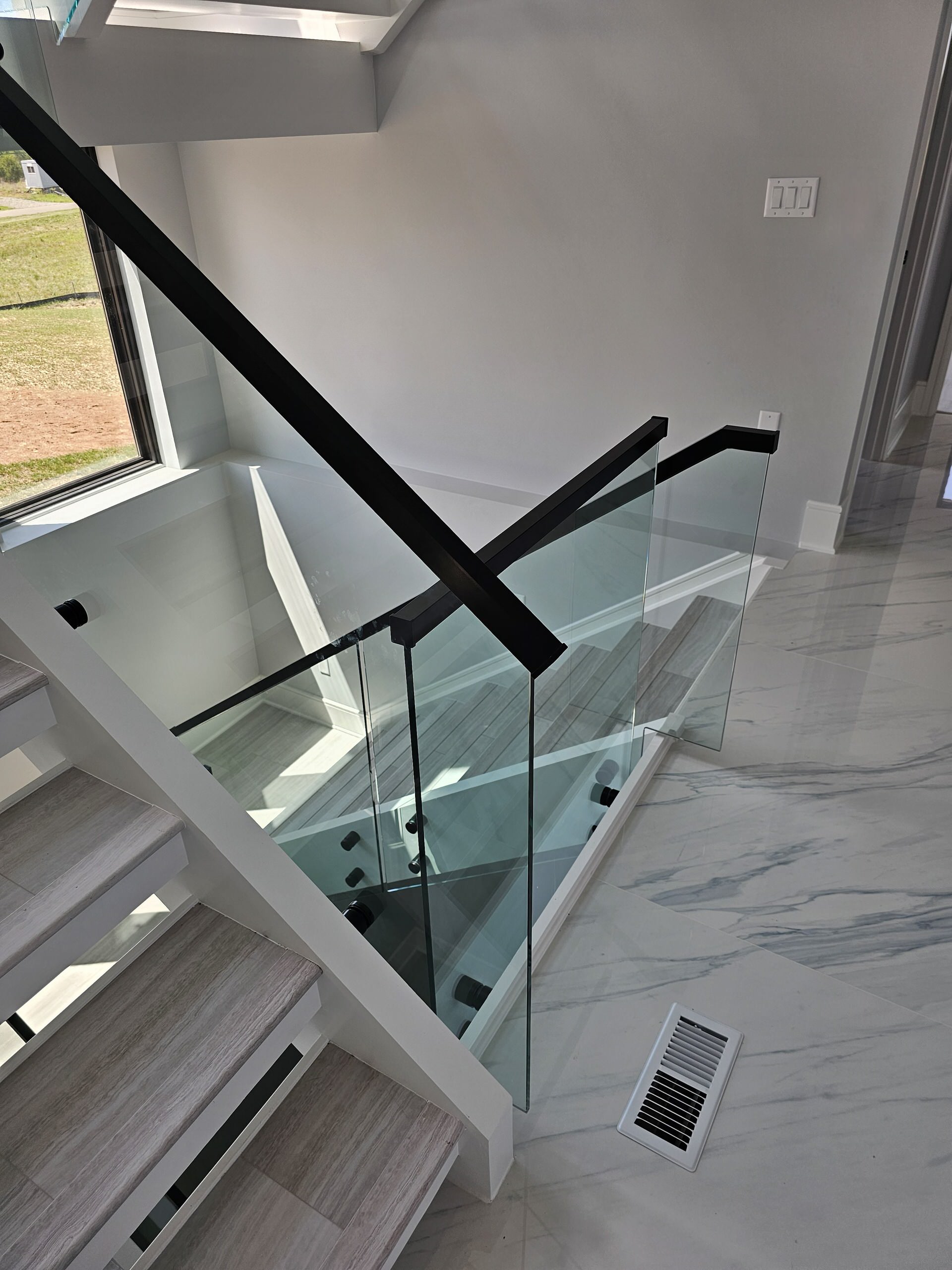 125_Modern Open Rise Stair with Glass Balustrade, Aldie, VA 20105