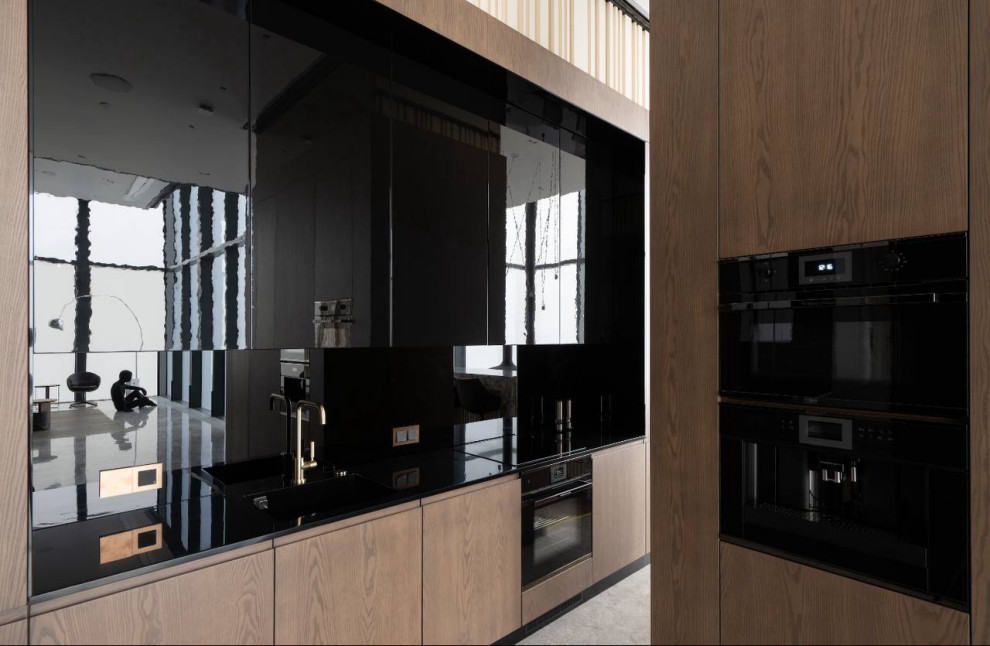 Стеклянные панели для кухонной зоны