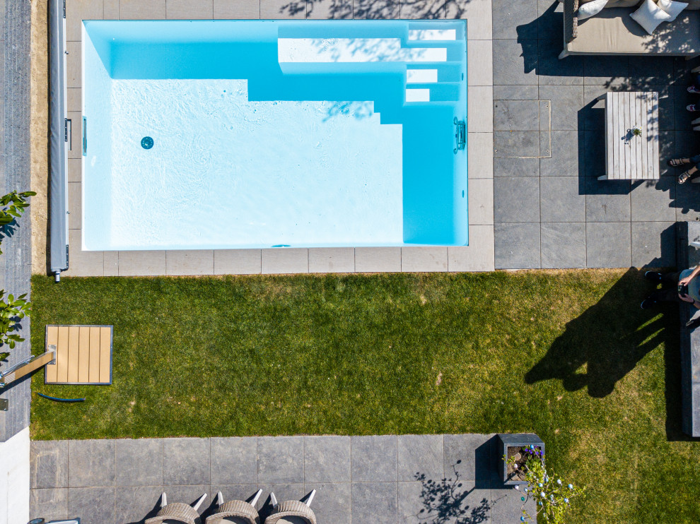 Moderner Pool in Düsseldorf