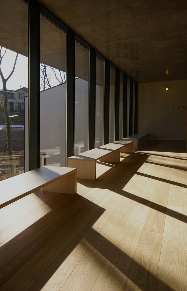 Modern sunroom in Nagoya.