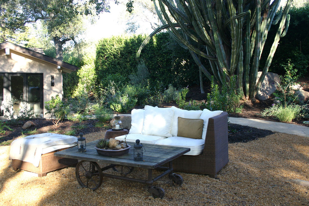 Mountain style home design photo in Santa Barbara