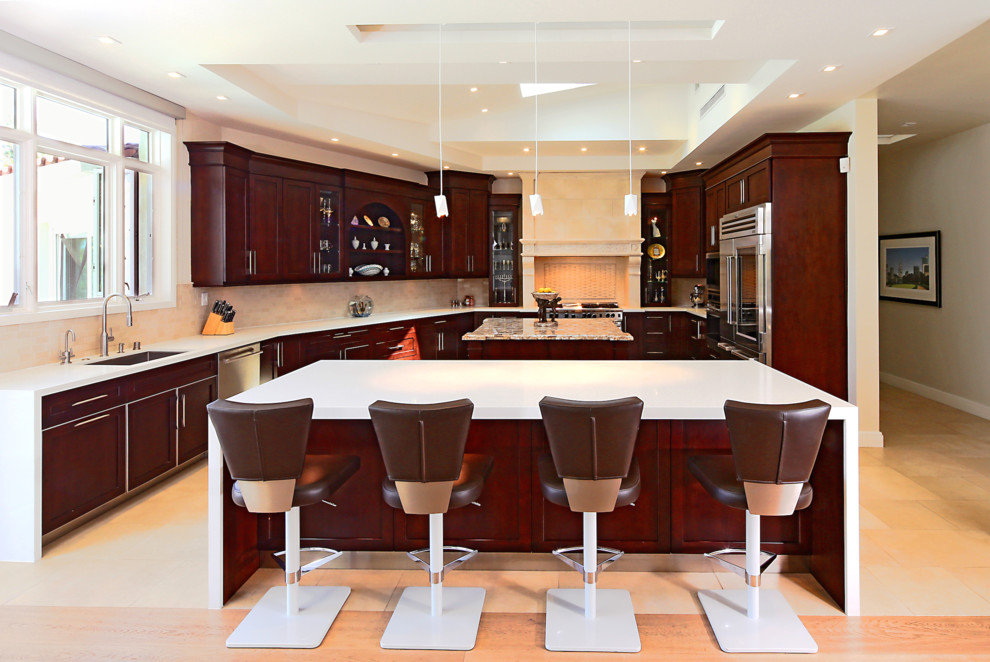 Transitional kitchen photo in Los Angeles