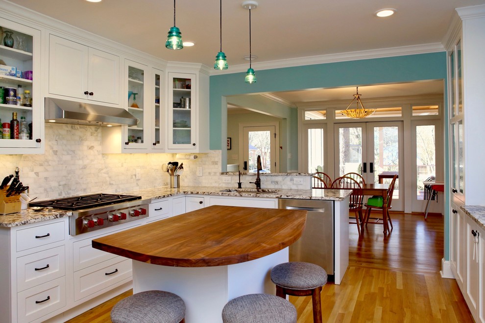Inspiration for a mid-sized transitional kitchen remodel in Raleigh