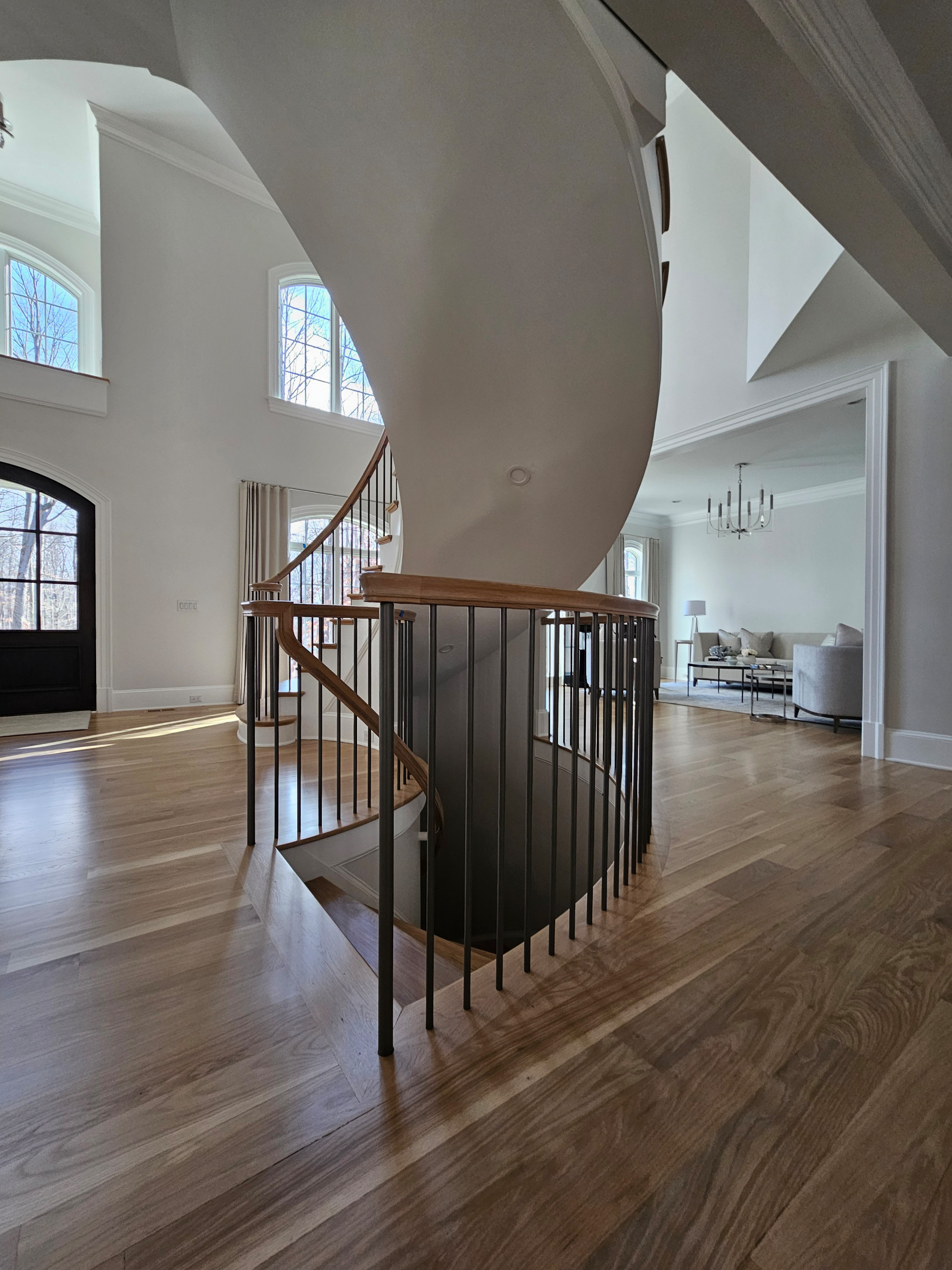 116_Elegant & Eye-catching Curved Staircase, Leesburg VA 20175