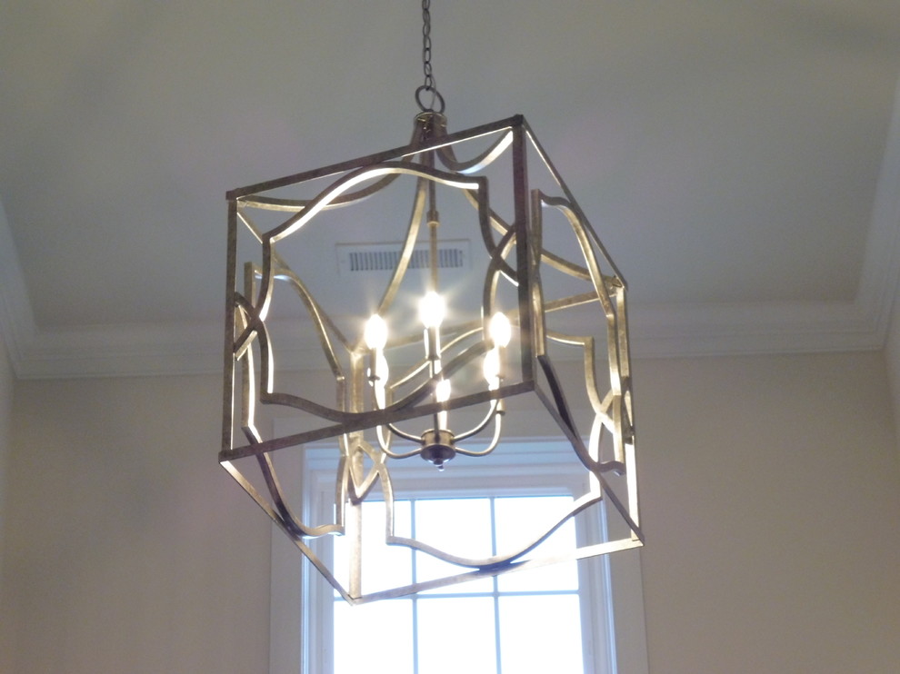 Home design - contemporary home design idea in Richmond