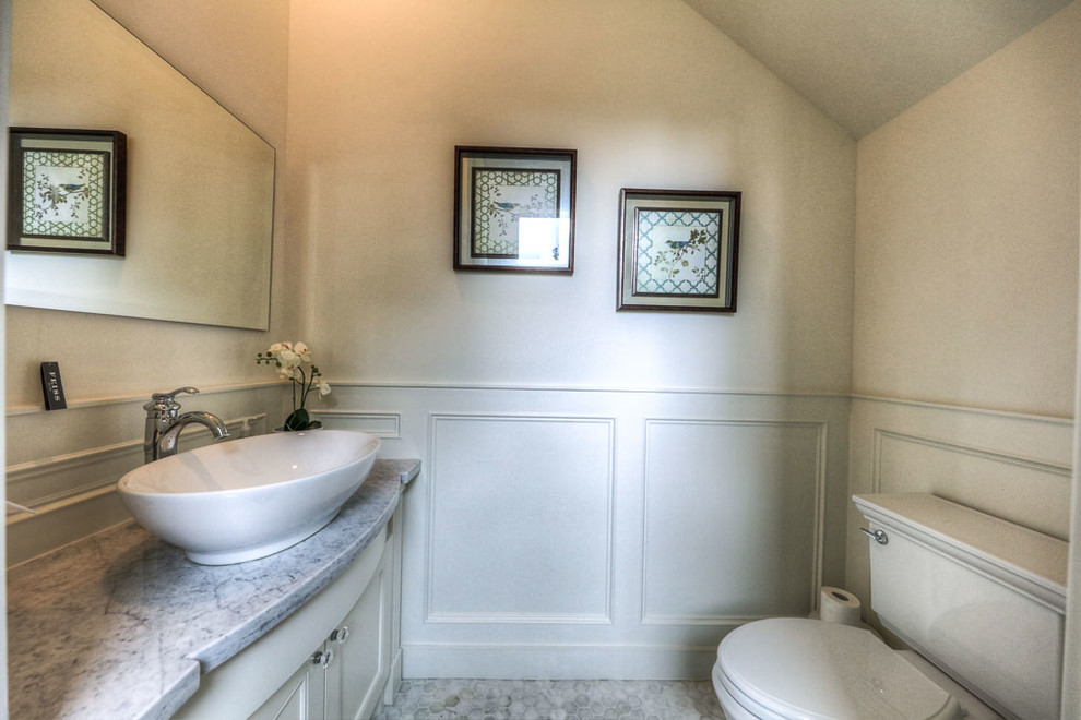 Inspiration for a transitional home design remodel in Houston
