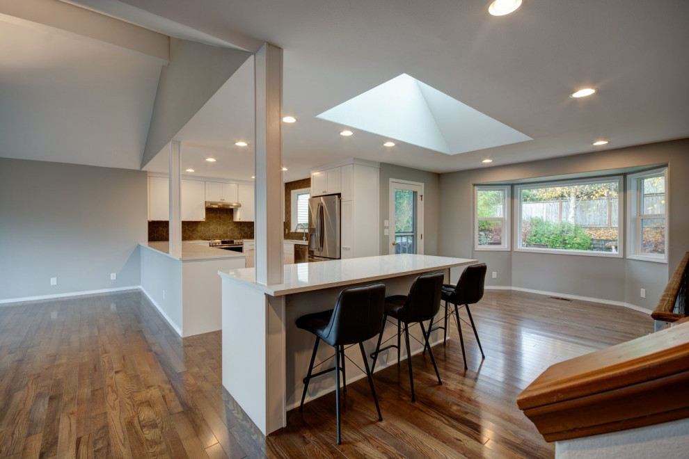 Kitchen - kitchen idea in Seattle