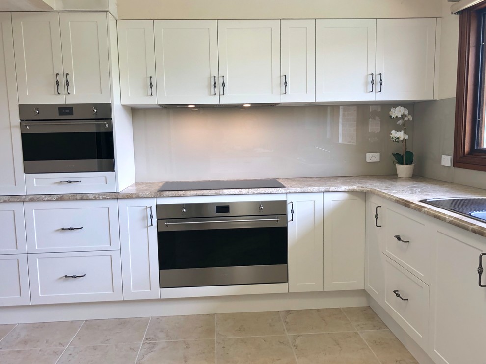 Photo of a transitional kitchen in Sydney.
