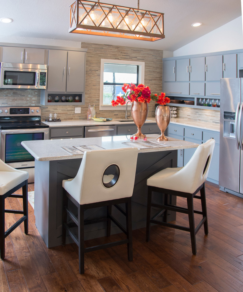 Design ideas for a transitional kitchen in Dallas.