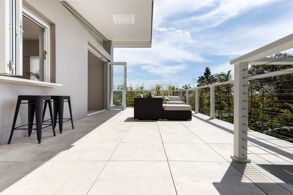 Inspiration for a contemporary patio in Sydney.
