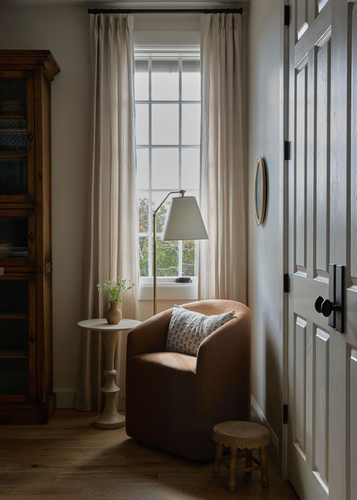 Example of a cottage home design design in Oklahoma City