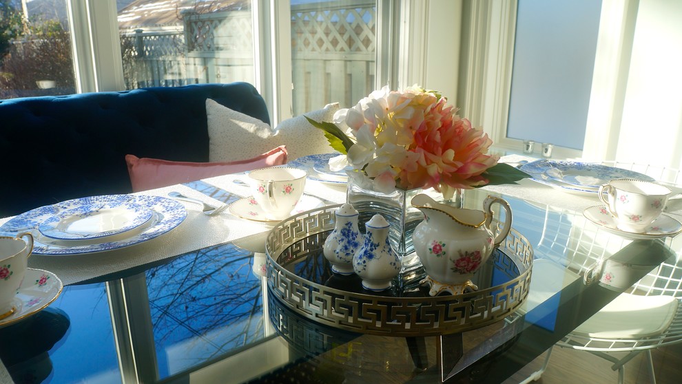 Example of a transitional kitchen design in Toronto