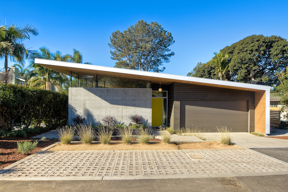 This is an example of a midcentury home in San Diego.