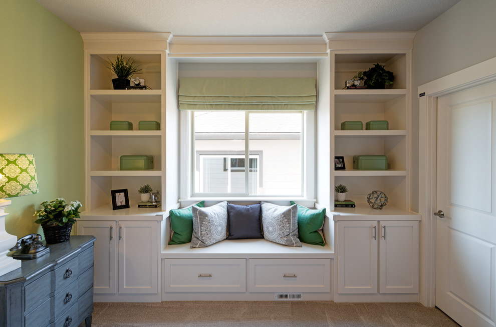 Design ideas for a transitional home office in Portland.