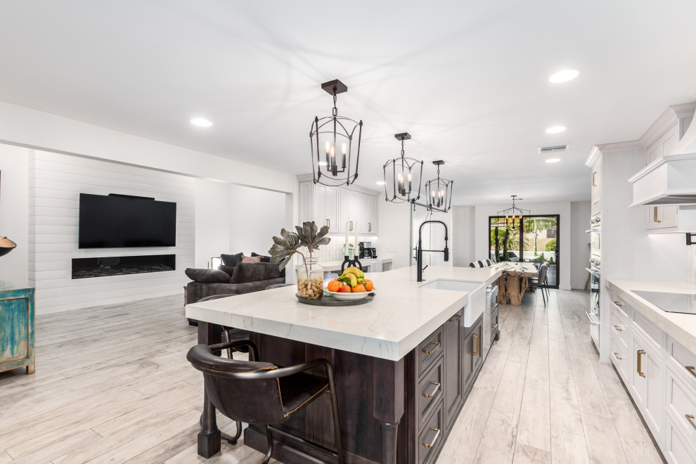 Kitchen - rustic kitchen idea in Phoenix