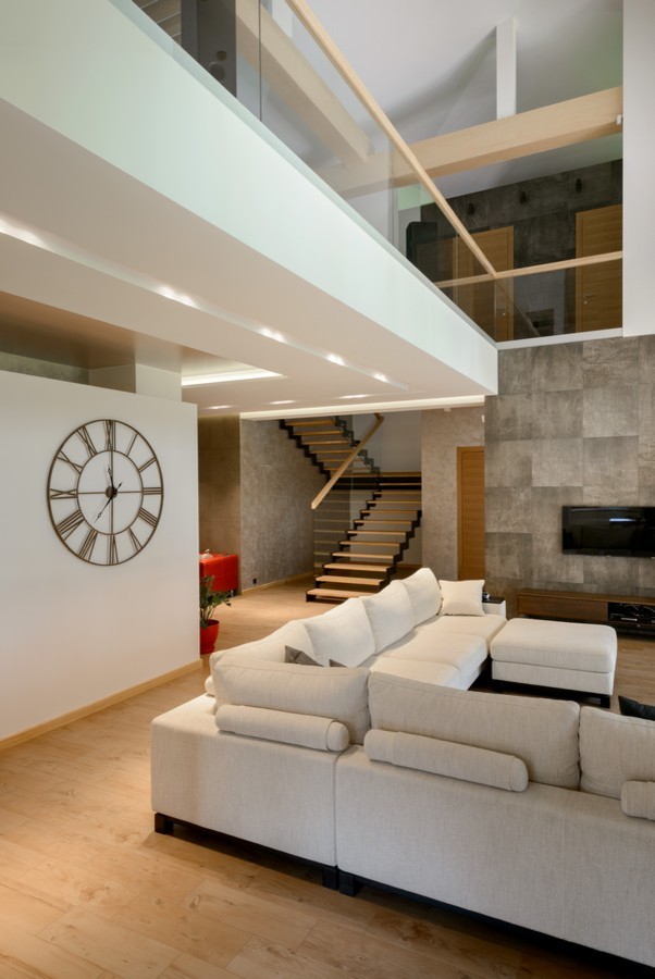 Просторный дом со вторым светом