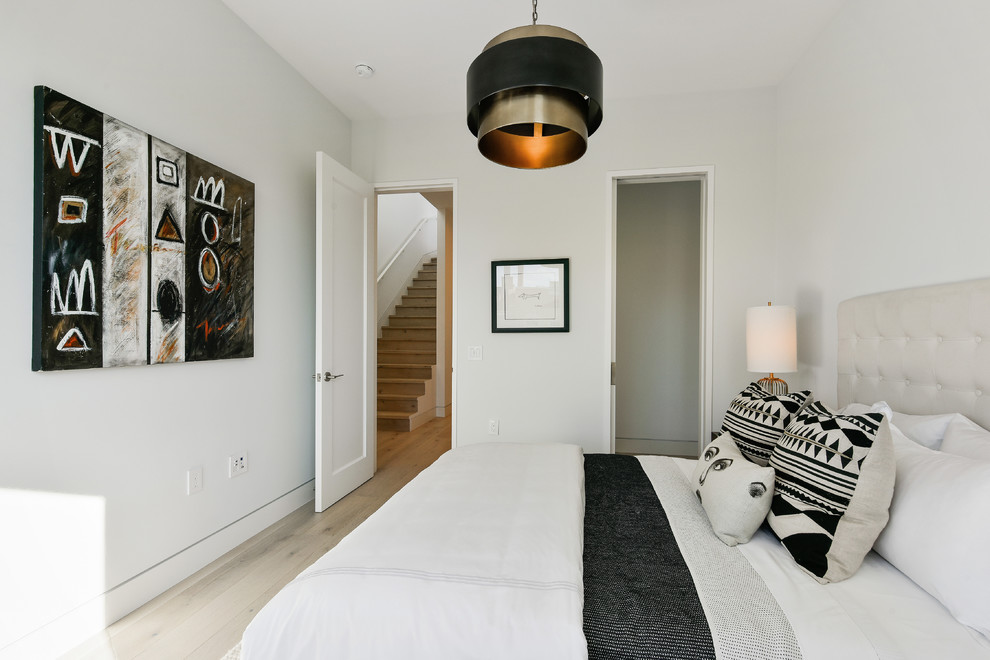 This is an example of a contemporary bedroom in San Francisco.