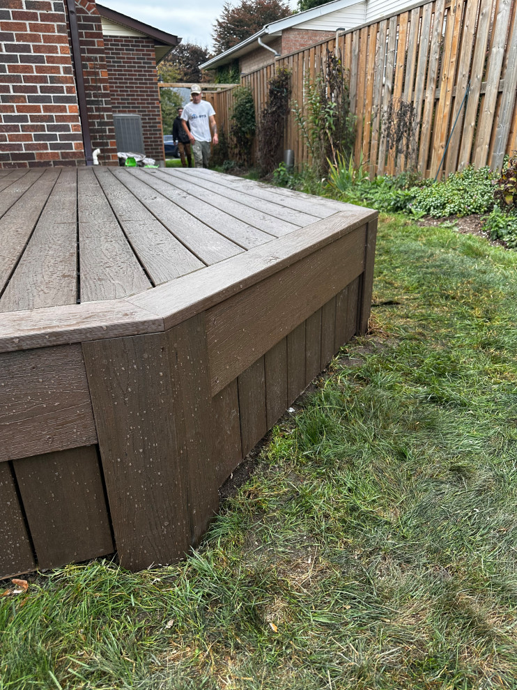 Jennifer Cres - Composite Deck Refinish