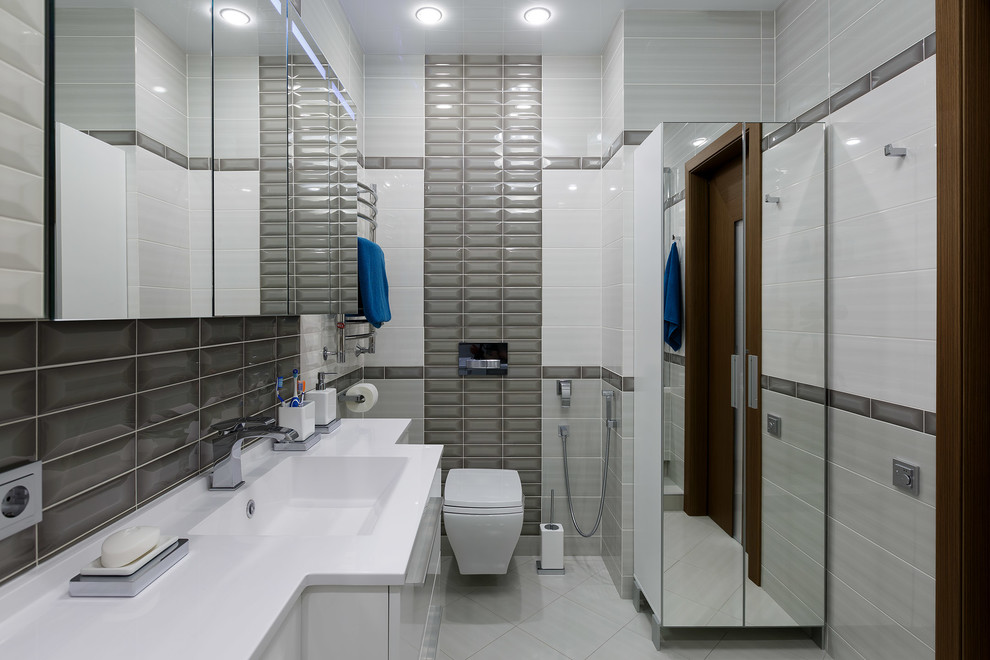 "Вокруг зеркальной колонны"