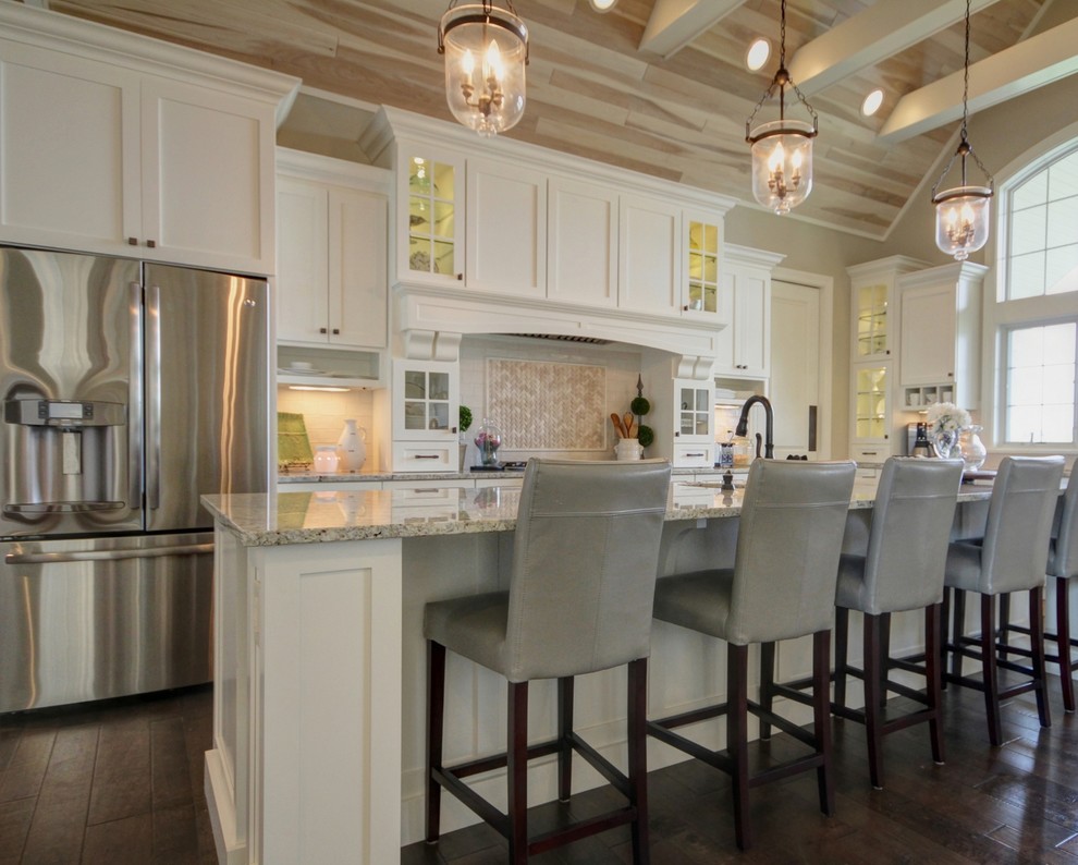 Home design - transitional home design idea in Chicago